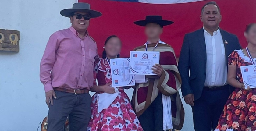 Pareja de estudiantes participaron en la Competencia Regional Escolar de Cueca 2025